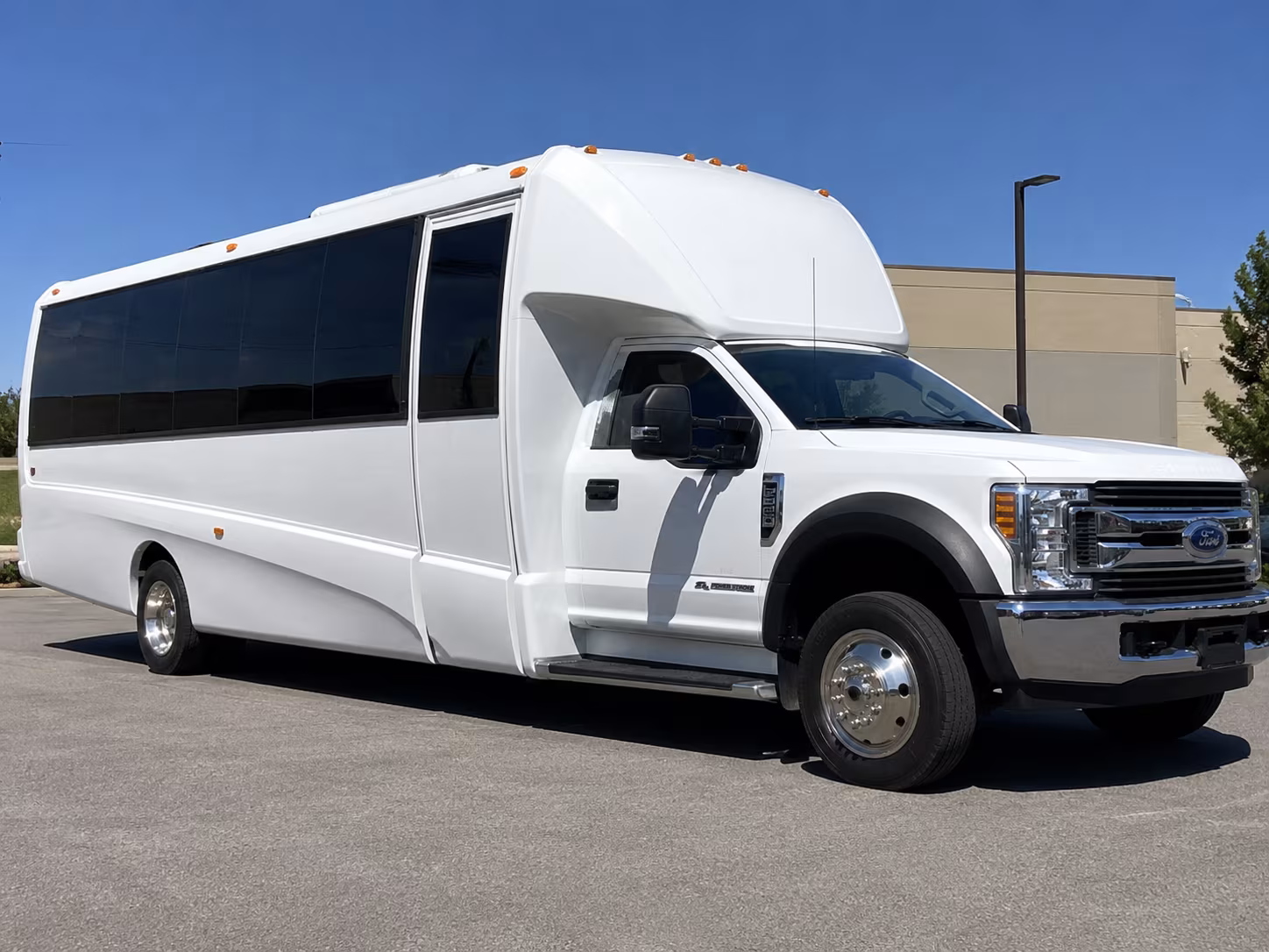charter buses for ski resorts and canyon recreation