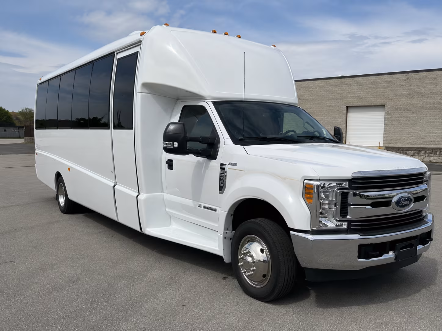 shuttle buses for provo weddings and receptions